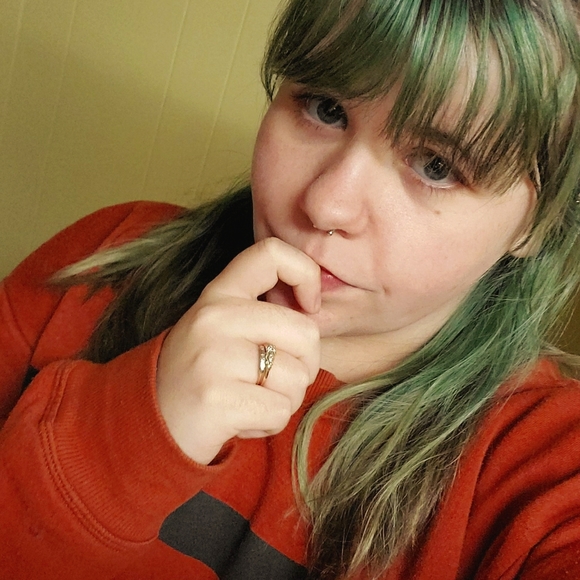 Meet your Posher, Kate - Picture 2 of 6